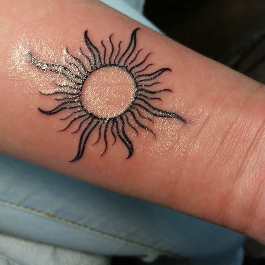 175 Warm and Bright Sun Tattoos